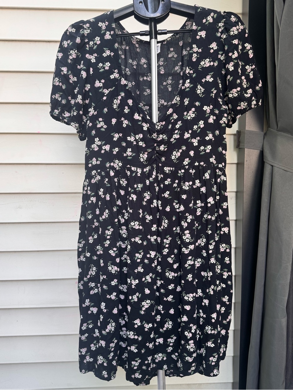 BP. Black Floral Puff Sleeve Ruched Mini Dress - Size Medium